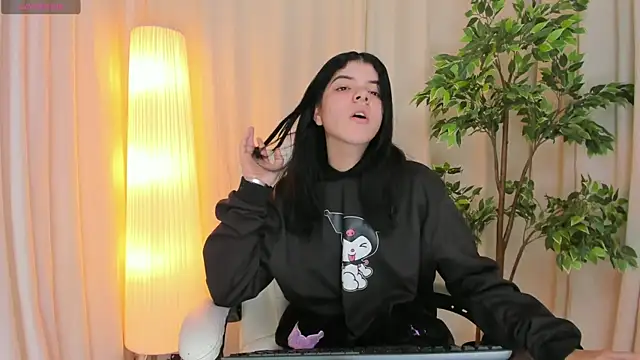 Snapshot of Maddy_bennet chatting on 03/06/25, 07:14 Maddy bennet online show from 03/06/25, 07:14