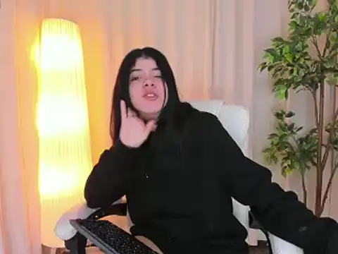 Snapshot of Maddy_bennet chatting on 03/12/25, 08:08 Maddy bennet online show from 03/12/25, 08:08