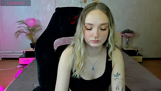 Cheryl  Brown online show from 02/17/25, 04:42