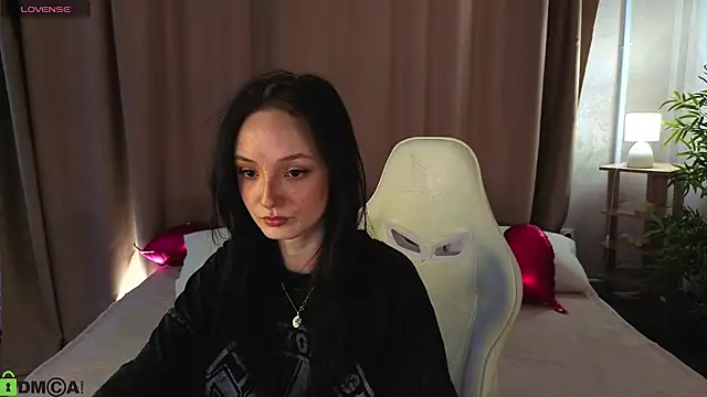 Snapshot of Cheryl__Brown chatting on 05/01/26, 01:21 Cheryl Brown online show from 05/01/26, 01:21