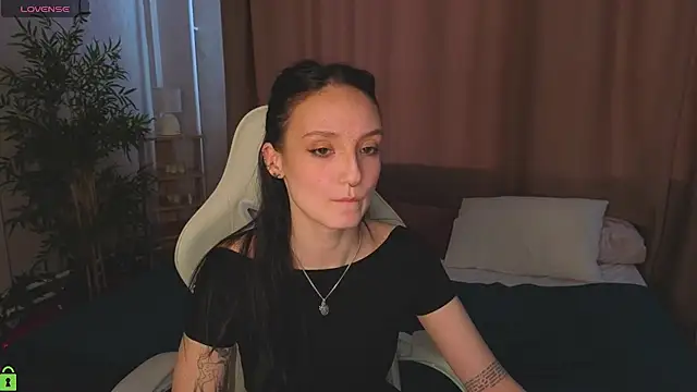Snapshot of Cheryl__Brown chatting on 06/02/26, 01:07 Cheryl Brown online show from 06/02/26, 01:07