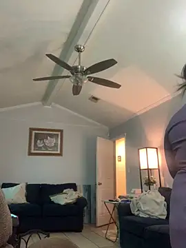 Snapshot of sweethoneypussi chatting on 10/31/25, 05:30 sweethoneypussi online show from 10/31/25, 05:30