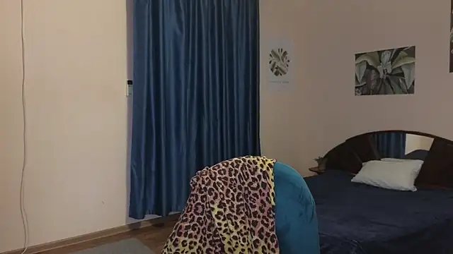 Miss Moren online show from 11/18/25, 02:43