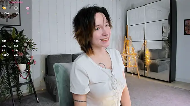 lilithlunna online show from 12/27/24, 02:25