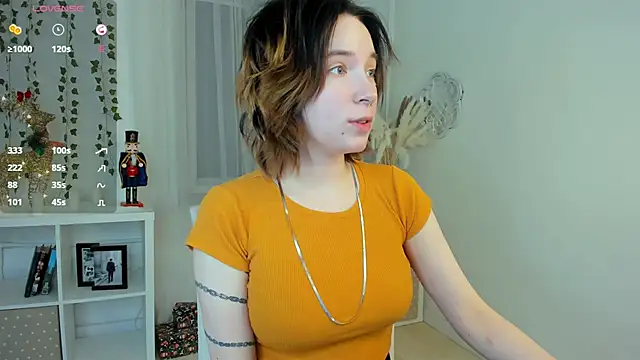 lilithlunna online show from 12/28/24, 12:36