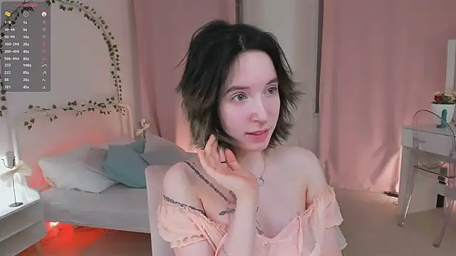 lilithlunna online show from 02/04/25, 07:11