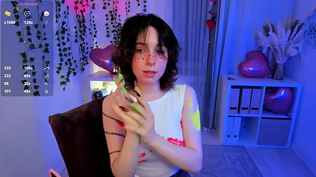 lilithlunna online show from 02/16/25, 01:03