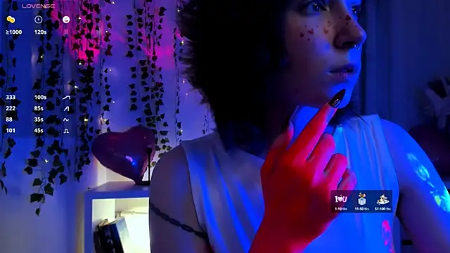 lilithlunna online show from 02/16/25, 04:09