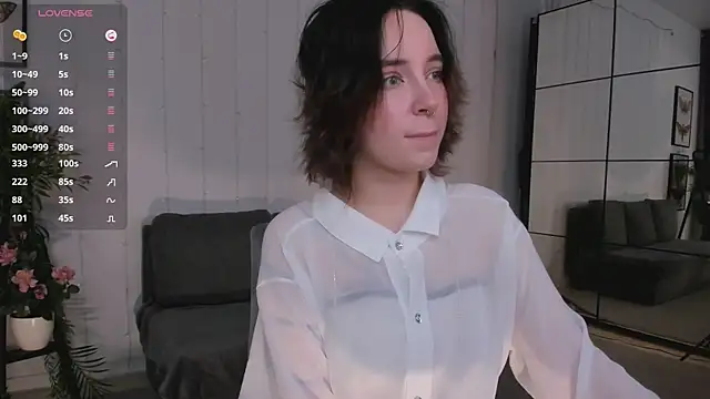 lilithlunna online show from 03/02/25, 10:16