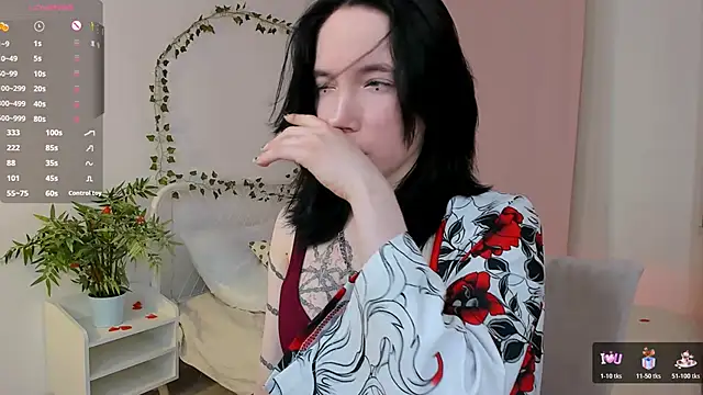 lilithlunna online show from 10/19/25, 10:21