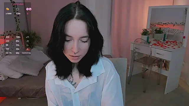 lilithlunna online show from 12/04/25, 12:47