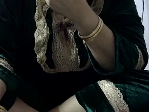 Snapshot of Housewife12 chatting on 03/13/25, 02:12 Housewife12 online show from 03/13/25, 02:12