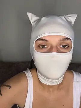 Nikki Hoee online show from 11/16/25, 06:35