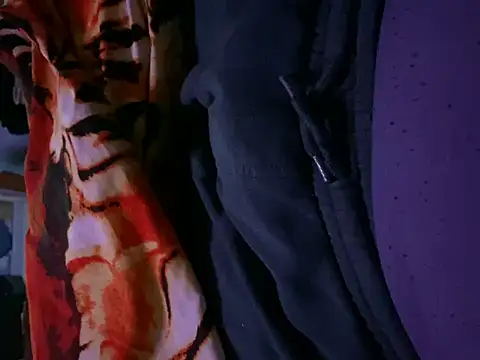 Snapshot of makedaddyhappy6 chatting on 12/26/24, 04:32 makedaddyhappy6 online show from 12/26/24, 04:32