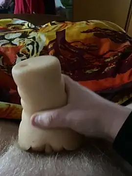 Snapshot of makedaddyhappy6 chatting on 02/19/26, 01:51 makedaddyhappy6 online show from 02/19/26, 01:51