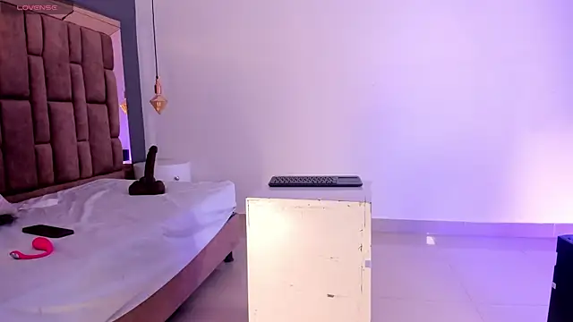 victoriaroyce1 online show from 03/25/26, 11:27