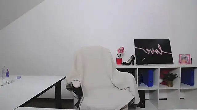 Lia Benini online show from 01/11/25, 01:22