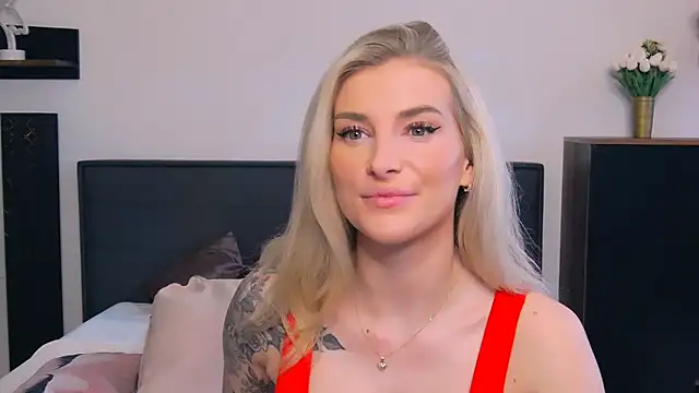 Lia Benini online show from 03/23/26, 12:31