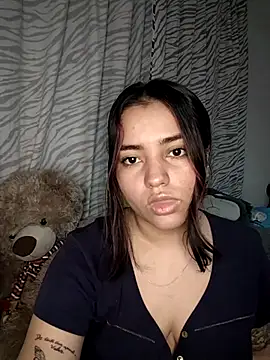 Snapshot of Ema_kraus chatting on 02/01/25, 05:18 Ema kraus online show from 02/01/25, 05:18