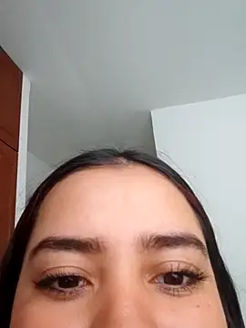 Snapshot of Ema_kraus chatting on 02/14/25, 10:14 Ema kraus online show from 02/14/25, 10:14