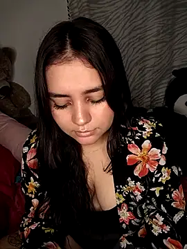 Snapshot of Ema_kraus chatting on 03/18/25, 06:46 Ema kraus online show from 03/18/25, 06:46