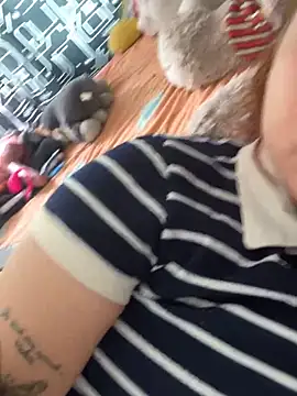 Snapshot of Ema_kraus chatting on 02/15/26, 06:04 Ema kraus online show from 02/15/26, 06:04