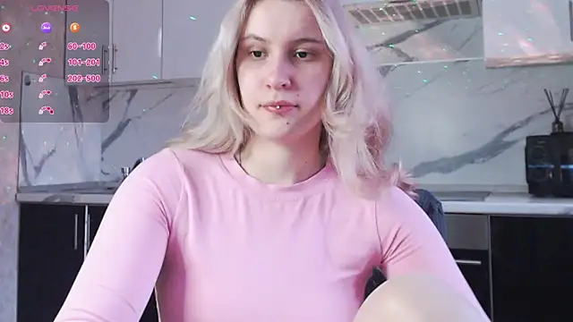 Snapshot of Sweet_white_chocolate chatting on 03/20/25, 05:46 Sweet white chocolate online show from 03/20/25, 05:46