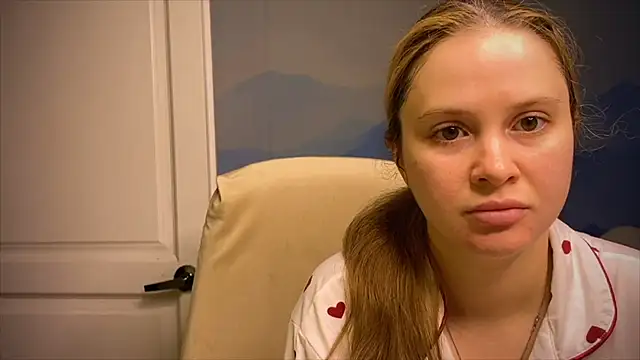 IlonaMurf online show from 10/28/25, 07:34