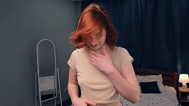 Snapshot of QuennaFell chatting on 12/25/24, 02:23 QuennaFell online show from 12/25/24, 02:23