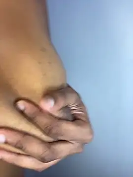 Snapshot of teddy04 chatting on 02/13/25, 06:27 teddy04 online show from 02/13/25, 06:27