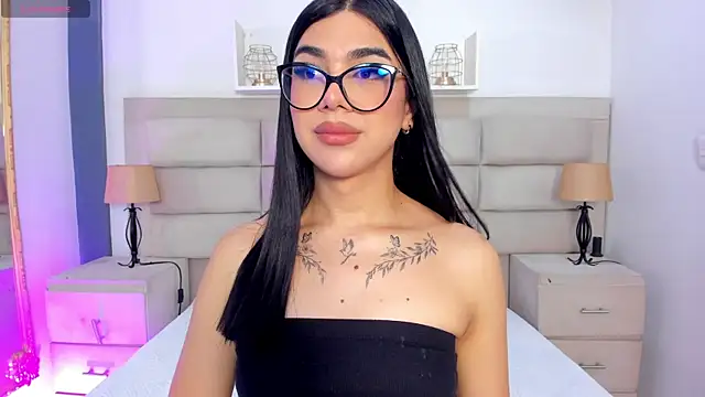 RoseCassie online show from 10/02/25, 01:18