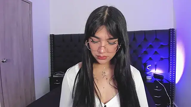 RoseCassie online show from 11/14/25, 01:32