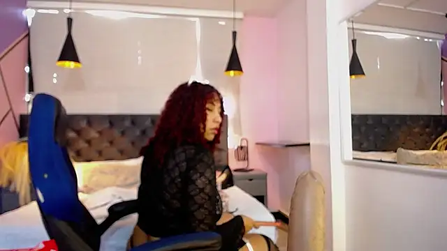 lauraltt online show from 01/11/25, 01:22