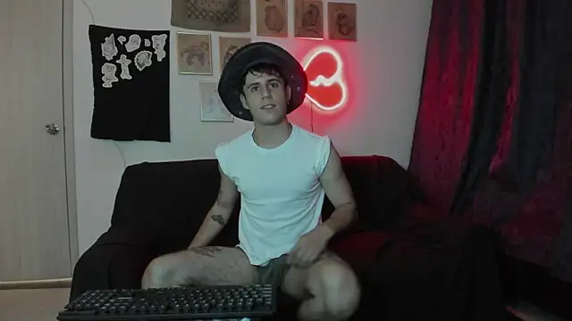 Snapshot of Antonello_Vannucci chatting on 01/10/25, 08:04 Antonello Vannucci online show from 01/10/25, 08:04