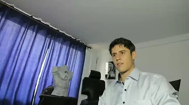 Snapshot of Antonello_Vannucci chatting on 03/04/25, 10:16 Antonello Vannucci online show from 03/04/25, 10:16