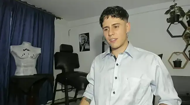 Snapshot of Antonello_Vannucci chatting on 03/08/25, 11:18 Antonello Vannucci online show from 03/08/25, 11:18