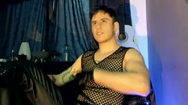 Snapshot of Antonello_Vannucci chatting on 11/16/25, 09:53 Antonello Vannucci online show from 11/16/25, 09:53