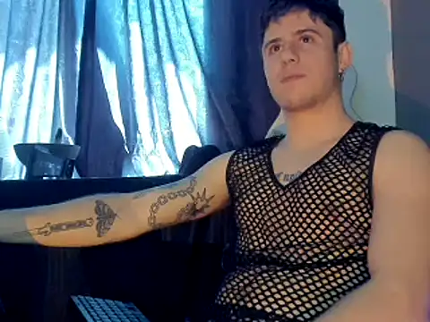 Snapshot of Antonello_Vannucci chatting on 11/17/25, 03:51 Antonello Vannucci online show from 11/17/25, 03:51