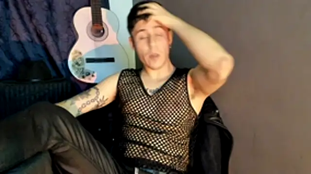 Snapshot of Antonello_Vannucci chatting on 11/19/25, 12:32 Antonello Vannucci online show from 11/19/25, 12:32