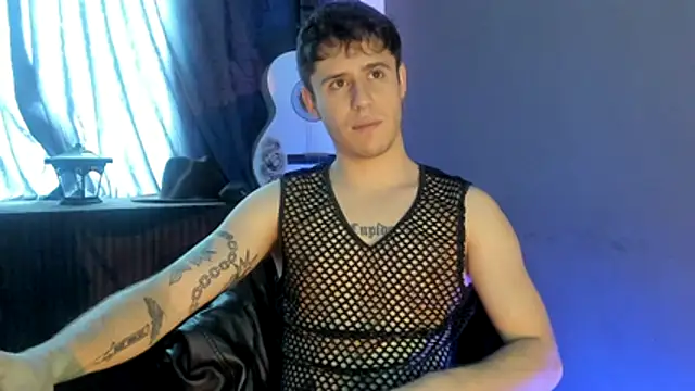 Snapshot of Antonello_Vannucci chatting on 11/24/25, 02:50 Antonello Vannucci online show from 11/24/25, 02:50