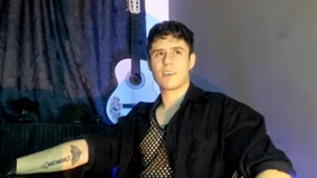 Snapshot of Antonello_Vannucci chatting on 11/25/25, 07:52 Antonello Vannucci online show from 11/25/25, 07:52