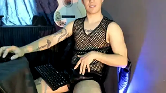 Snapshot of Antonello_Vannucci chatting on 11/27/25, 03:03 Antonello Vannucci online show from 11/27/25, 03:03