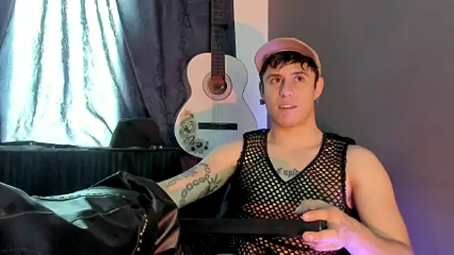 Snapshot of Antonello_Vannucci chatting on 12/05/25, 03:30 Antonello Vannucci online show from 12/05/25, 03:30