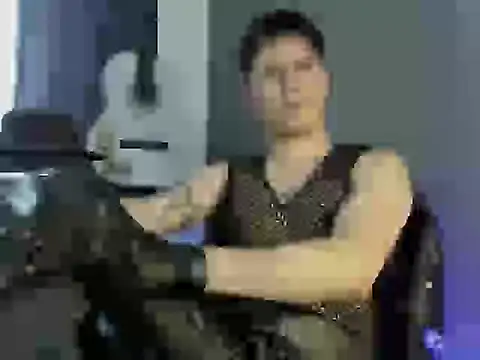 Snapshot of Antonello_Vannucci chatting on 12/18/25, 04:13 Antonello Vannucci online show from 12/18/25, 04:13