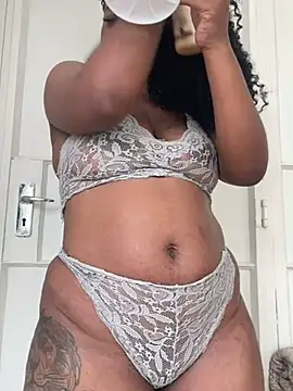 Snapshot of beverlyxxxx chatting on 03/13/25, 10:47 beverlyxxxx online show from 03/13/25, 10:47