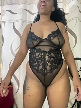 Snapshot of beverlyxxxx chatting on 03/19/25, 01:07 beverlyxxxx online show from 03/19/25, 01:07