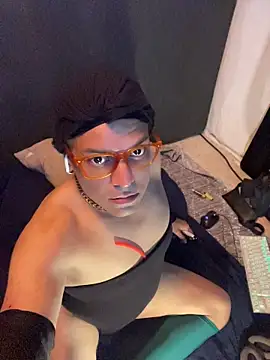 NikkelSofia online show from 04/30/26, 08:42