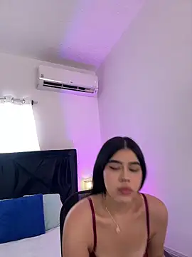 Lily Woodz online show from 04/21/26, 07:06