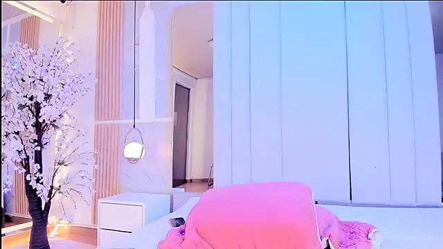 Snapshot of salomebenz chatting on 06/06/26, 09:08 salomebenz online show from 06/06/26, 09:08