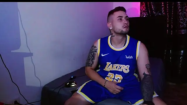 miia-liiam online show from 12/04/25, 06:44